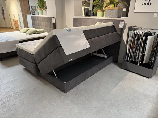 Boxspringbett TRAUMSCHLAF mit Stauraum